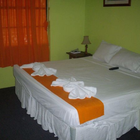 The Bakadeer Inn Cidade de Belize Exterior foto